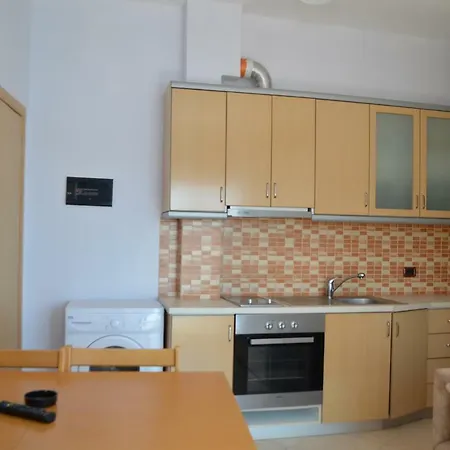 Bujar * Qeparo