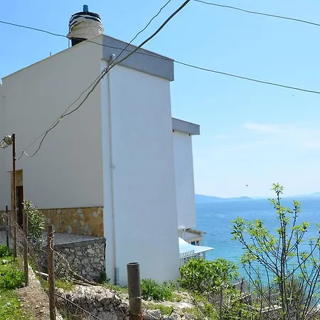 Apartment Bujar *