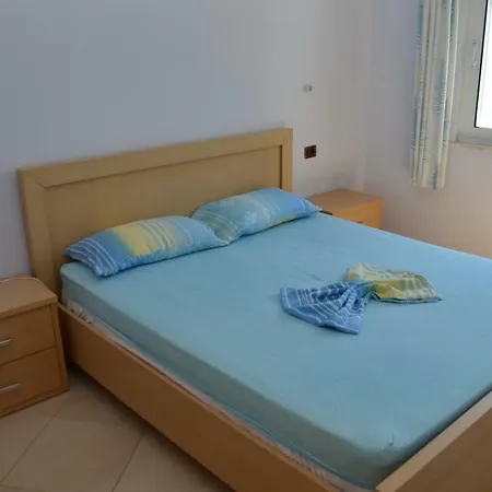 Bujar * Qeparo