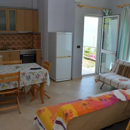 Bujar Apartment Qeparo